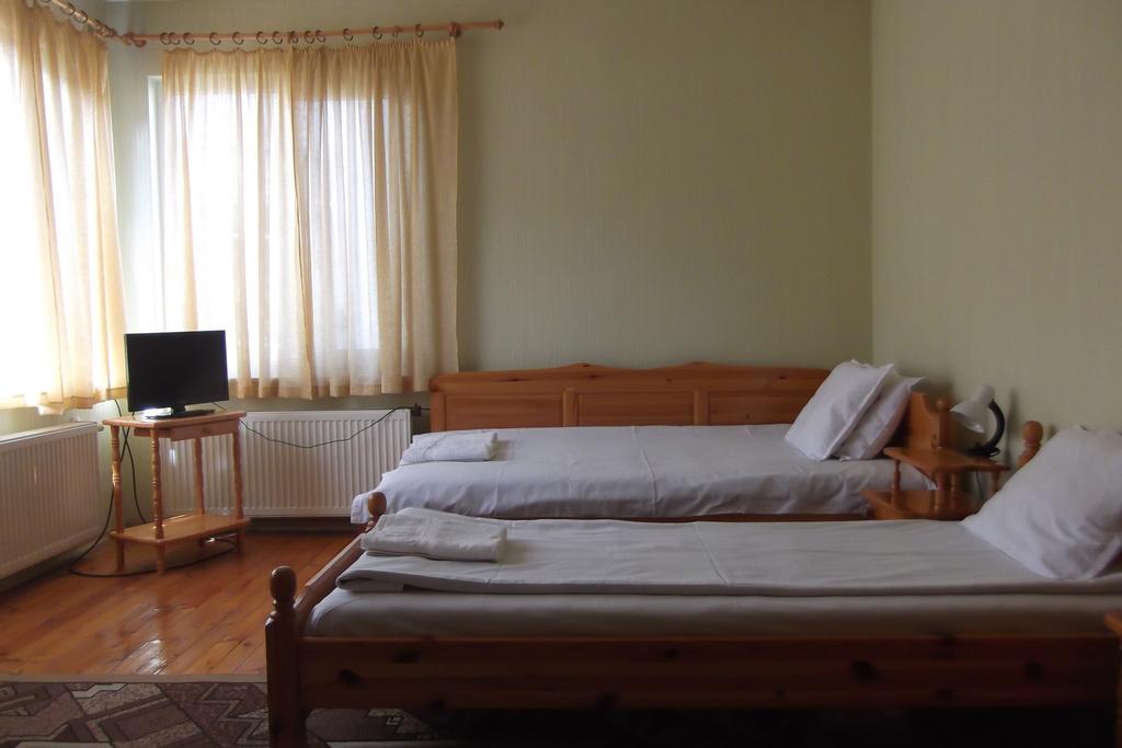 Borova House Hotell Trjavna Eksteriør bilde